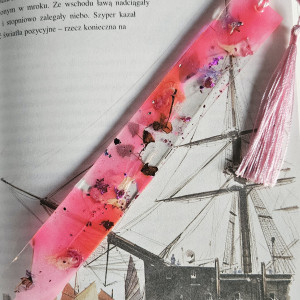 Zakładka z żywicy epoksydowej z płatkami kwiatami  D21