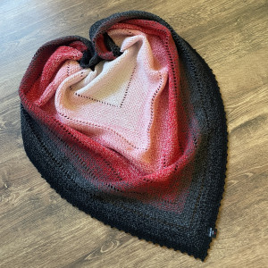 Piękna cieniowana chusta mech