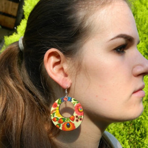 Jesienne kolczyki z łowickimi kwiatami, biżuteria folk boho w kolorze pomarańczowym, prezent dla żony