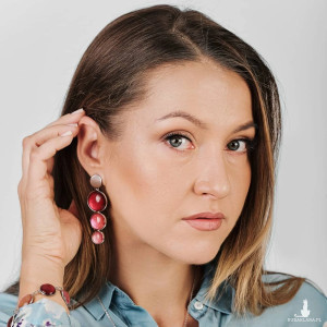 Szklane kolczyki w perłowych odcieniach różu Meyra e6/m29