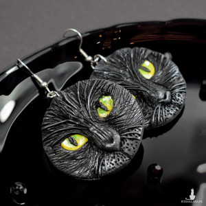 Czarne kolczyki koty - duże kolczyki z charakterem