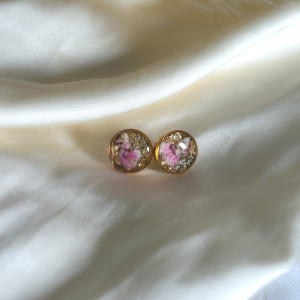 Kolczyki wkrętki z kwiatami