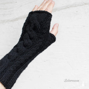 Długie czarne mitenki merino z warkoczem