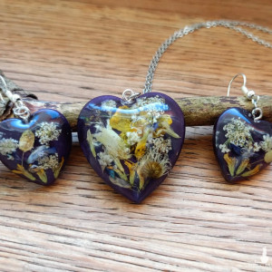Komplet biżuterii / wisiorek i kolczyki z żywicy epoksydowej - POLNE LOVE