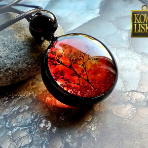 Flora 1 - długi wisior z żywicy i metalu