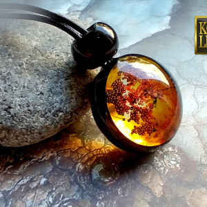 Flora 6 - długi wisior z żywicy i metalu