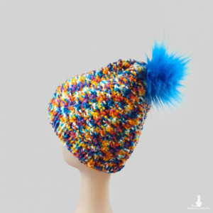 6899 Wesoła Czapka Zimowa Multikolor z Futerkiem - Ciepła i Modna, ręcznie robiona czapka z pomponem