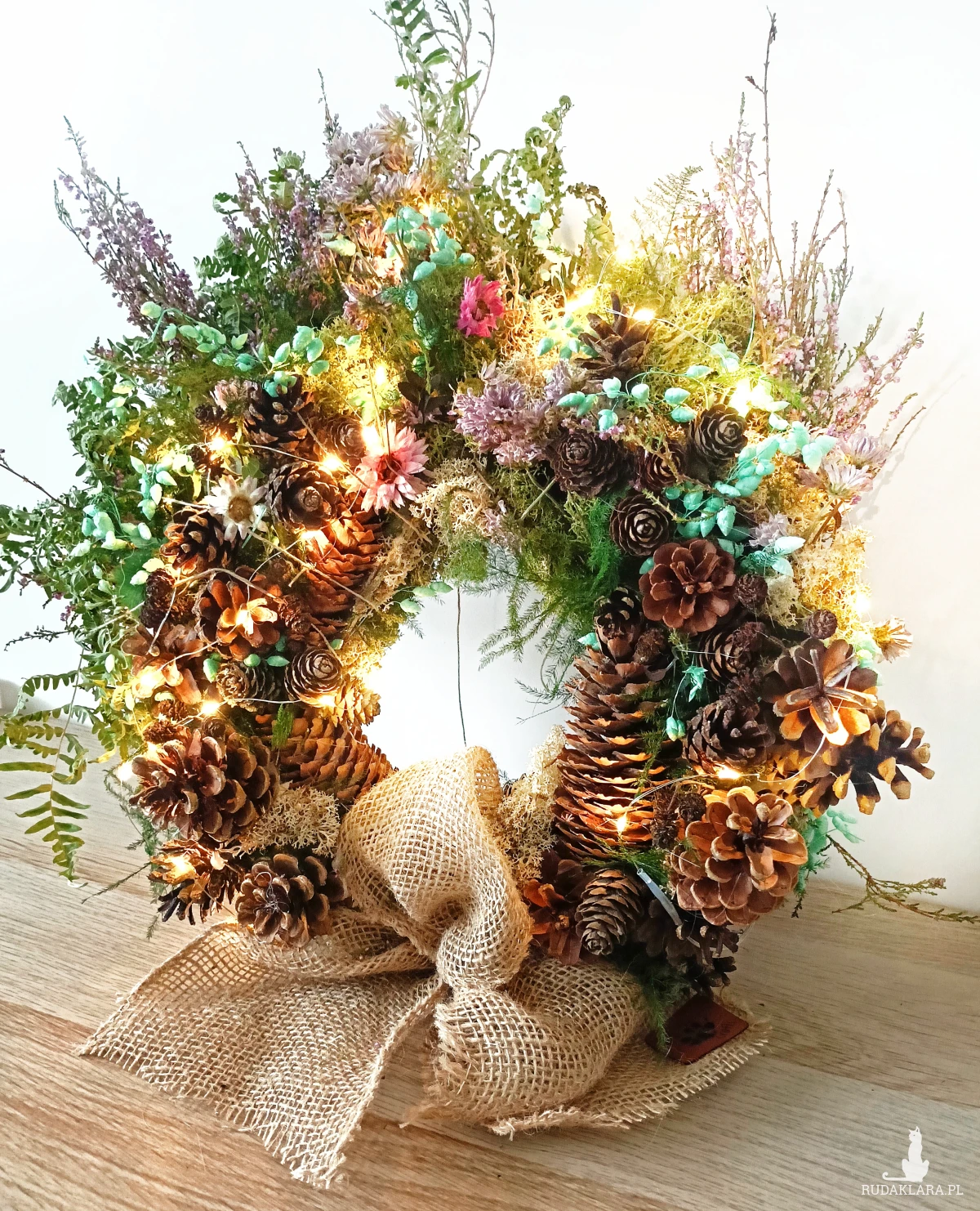 Wianek Leśny Magiczny „Świetliki” – bajkowa dekoracja z naturalnych suszonych roślin