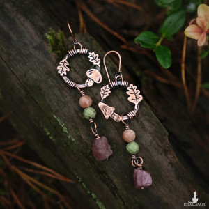 Długie kolczyki miedziane leśne historie - kamień słoneczny, turkus, turmalin