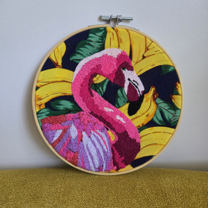 Flaming, haft ręczny na tamborku