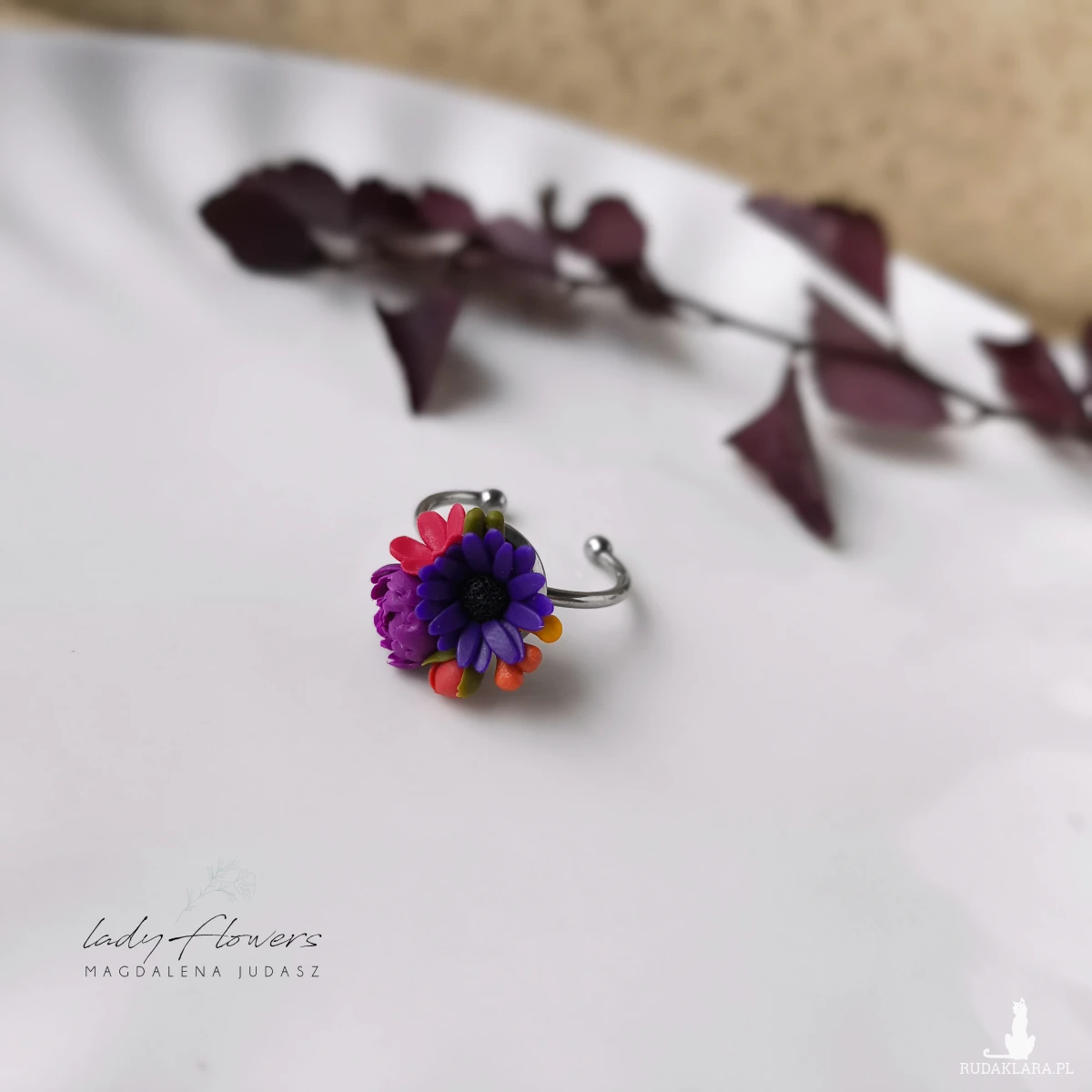Pierścionek z kwiatami