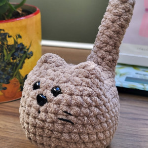 Kotek robiony na szydełku