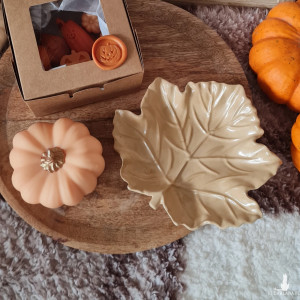 Podstawka listek jesienny na bizuterie świeczkę gip