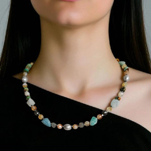 Naszyjnik z kamieni i pereł