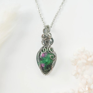 Naszyjnik Zoisyt z Rubinem stal chirurgiczna wisiorek handmade wirewrapping