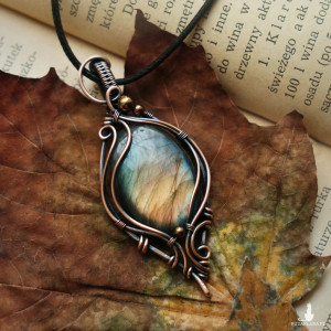 Wisior miedziany naszyjnik z labradorytem wire wrapping
