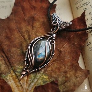 Wisiorek miedziany naszyjnik z labradorytem wire wrapping