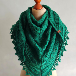 Wełniana chusta ręcznie robiona na drutach, zielona.