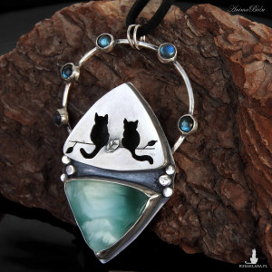 Wisiorek srebrny kotki z hemimorfitem i labradorytami