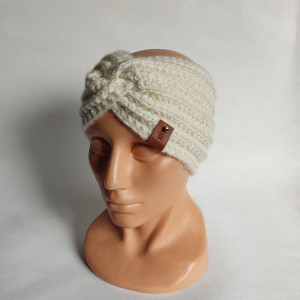 Opaska ręcznie robiona na drutach, kremowa.