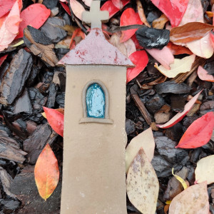 kapliczka ceramiczna