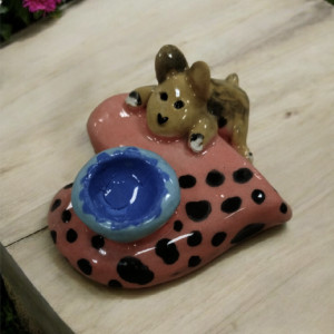 Mała ceramiczna figurka "Piesek na serduchu"