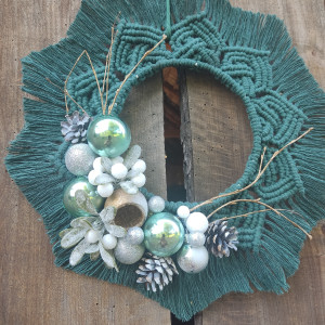 Świąteczna mandala w stylu Boho w kolorze butelkowej zieleni