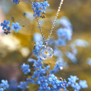 Naszyjnik kółeczko z niezapominajką