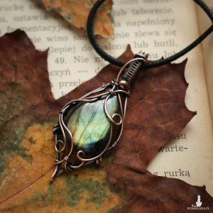 Wisiorek miedziany naszyjnik z labradorytem elficki wire wrapping