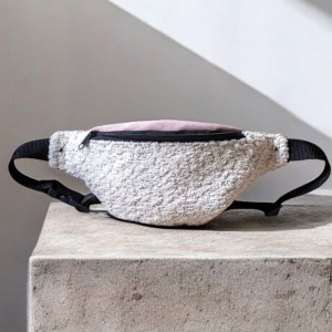 Nerka L baranek pudrowa klapa