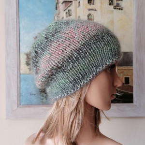 RĘCZNIE NA DRUTACH - Z morelą - miła, puchata, szlachetna czapka z merino, jedwabiem i moherem