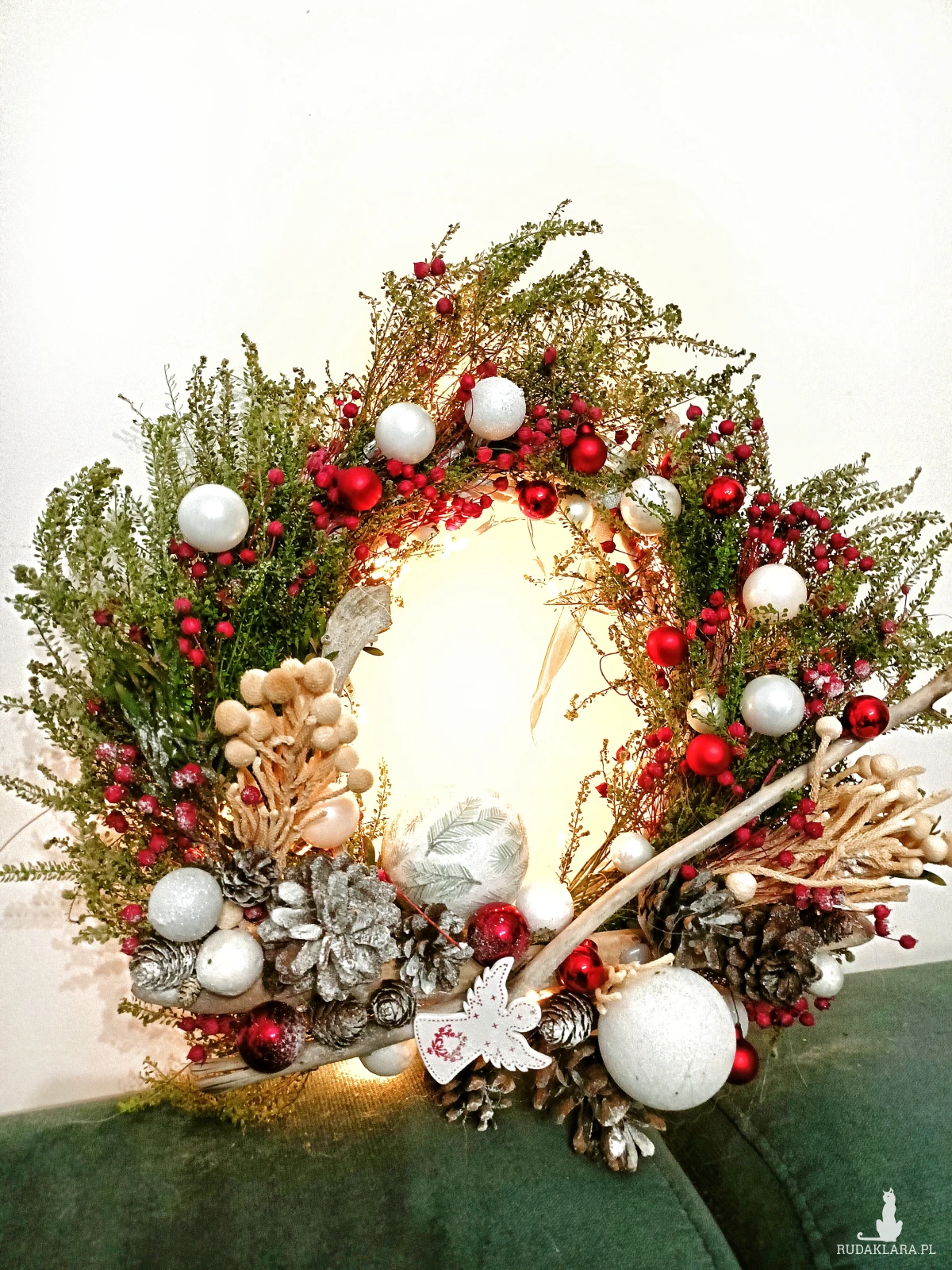 Klimatyczny wianek bożonarodzeniowy z podświetleniem LED