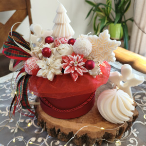 Świąteczny Flower Box ze świec sojowych – aromat piernika