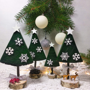 Zielone dekoracyjne choineczki.