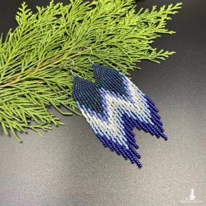 Długie wiszące kolczyki z frędzlami z koralików #1037