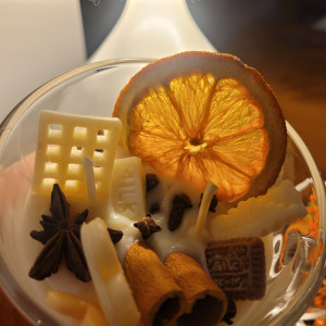 Świeca sojowa - deser- z przyprawami korzennymi o delikatnym zapachu cynamonu