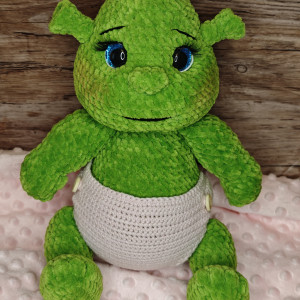 Maskotka "Mały Ogr" na szydełku.