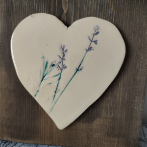 Serce ceramiczne na desce