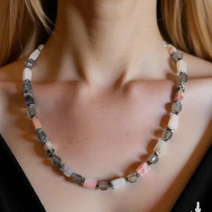 Naszyjnik z opali i morganitów