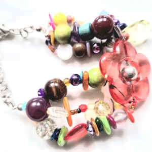 Bransoletka koralikowa z kwiatem