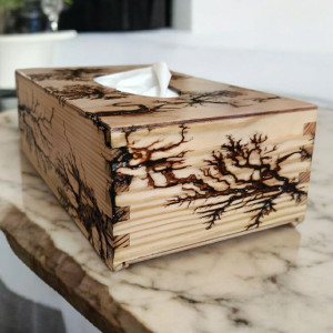 Chustecznik drewniany