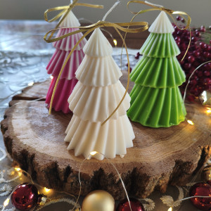 Świąteczna świeca sojowa w kształcie choinki