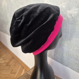 Czapka czarno-różowa uniwersalna