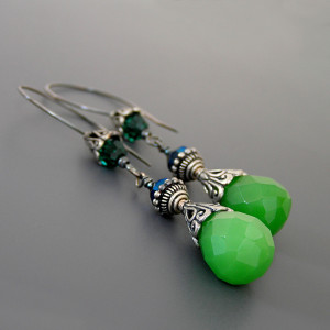 Kolczyki Scarlett, krople zielonego jadeitu, srebro, kolekcja Przeminęło z Wiatrem