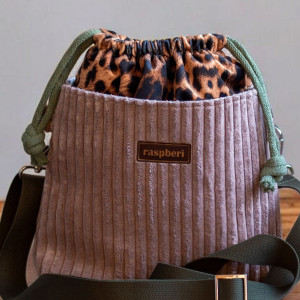 Listonoszka z kominem sztruks panterka