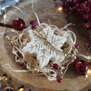 Świąteczna świeca sojowa w kształcie gwiazdy