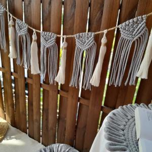 Elegancka Boho Girlanda Makramowa z Frędzlami