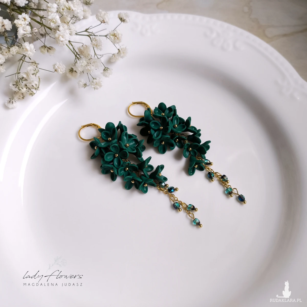 Kolczyki w kolorze butelkowej zieleni