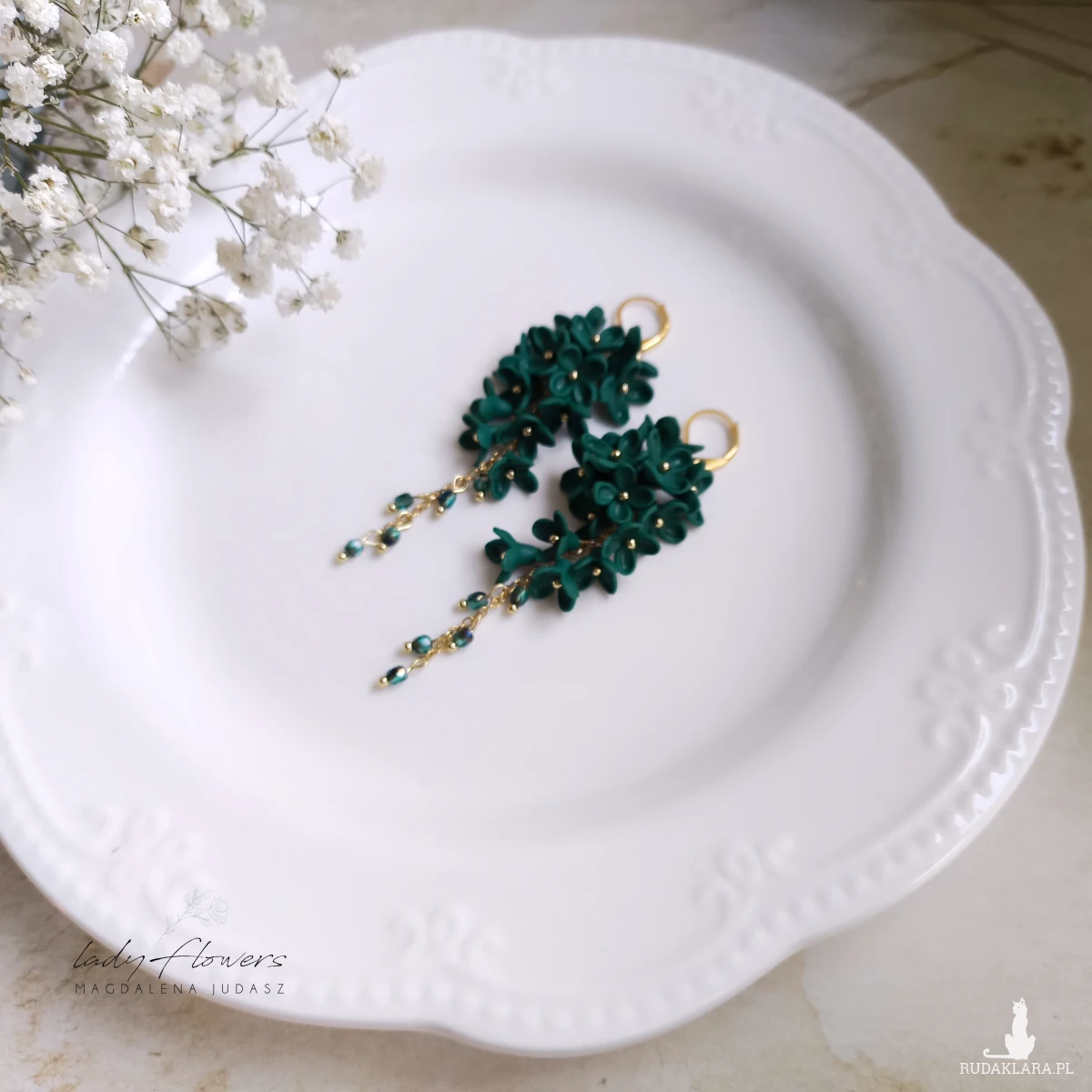 Kolczyki w kolorze butelkowej zieleni