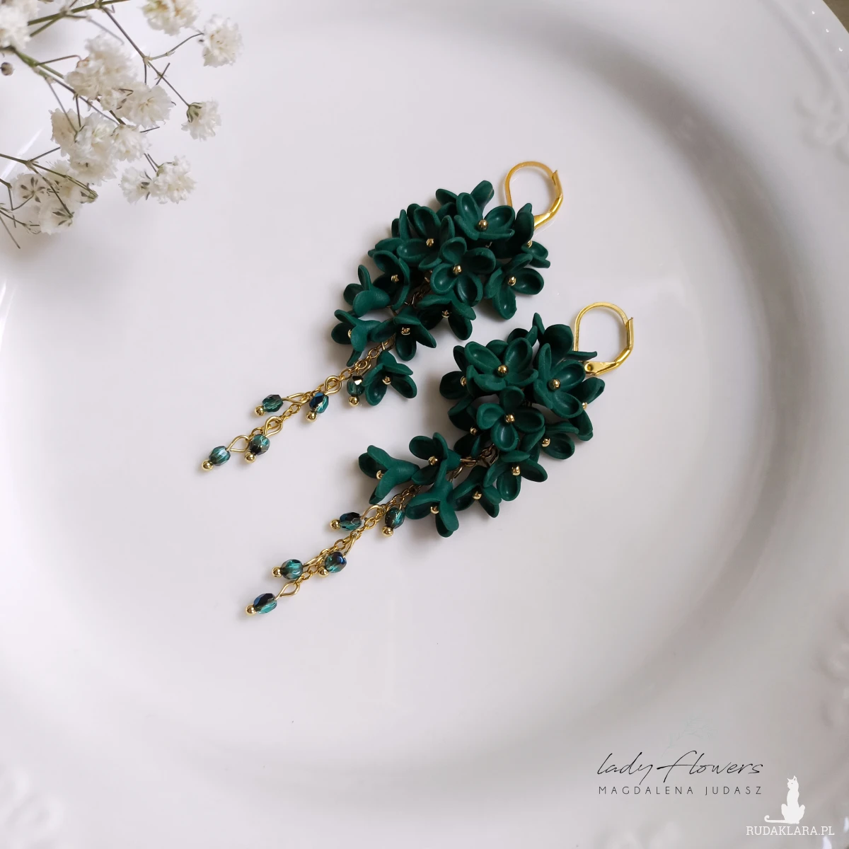 Kolczyki w kolorze butelkowej zieleni